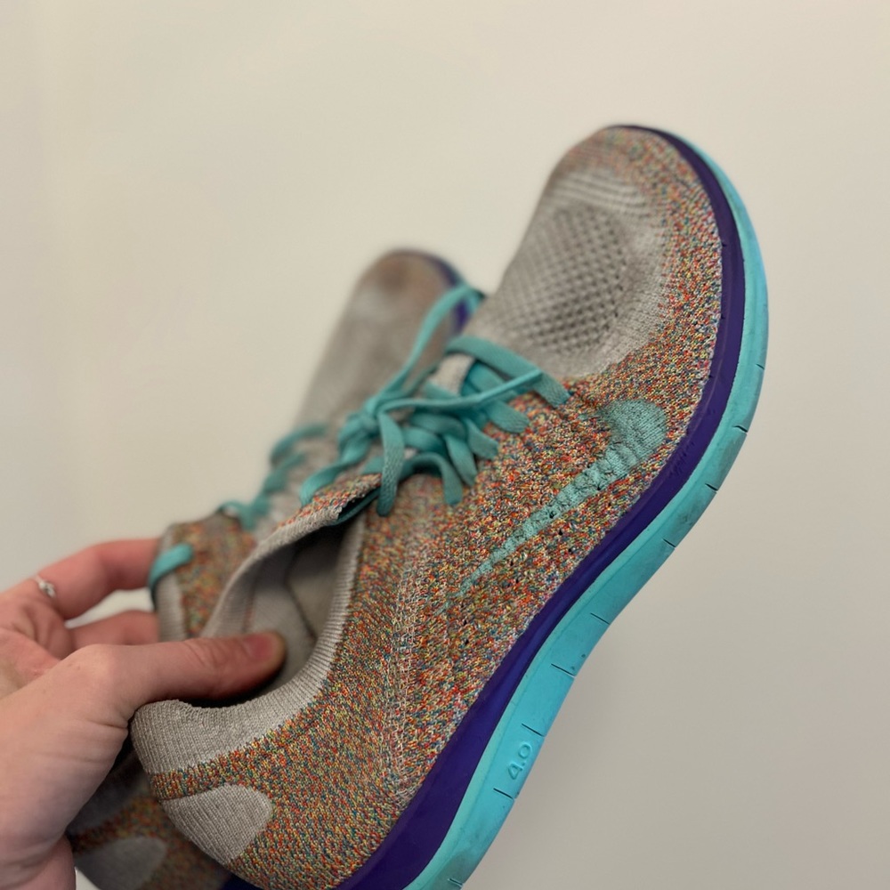EUC Nike sneakers 9